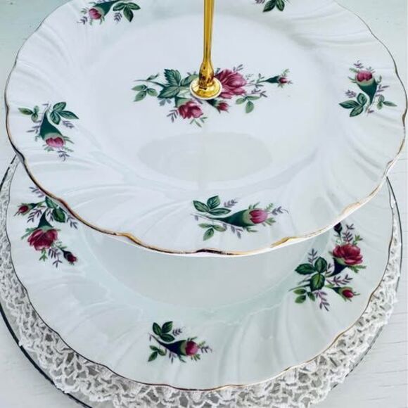 Vintage Lynn’s Fine China 3-Tier Dessert Stand - Victorian Rose Pattern - Picture 3 of 4